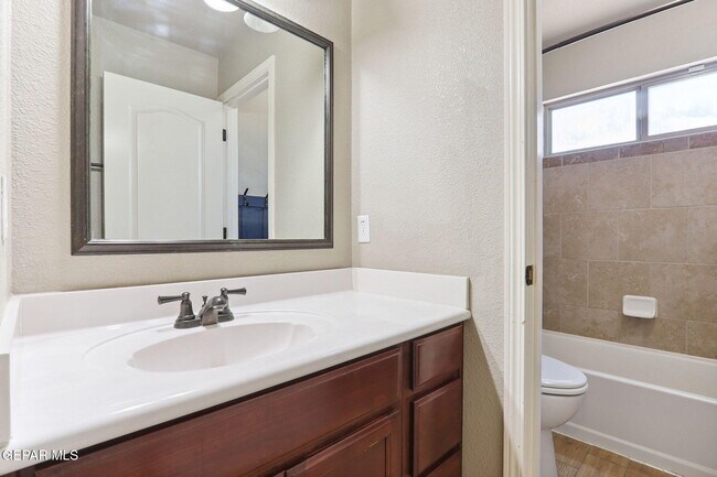 Building Photo - 14508 Shady River