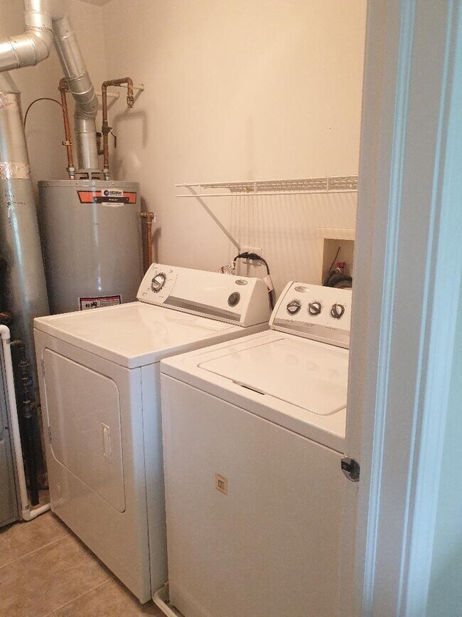 Building Photo - 28121 Sonoma Pass