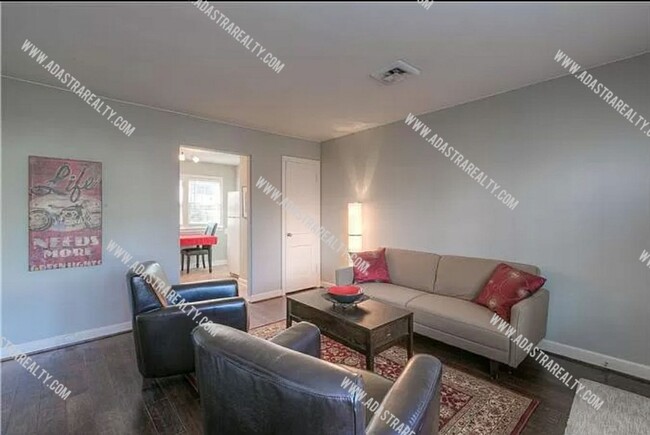 Building Photo - Beautiful Roeland Park Ranch-Available NOW!!