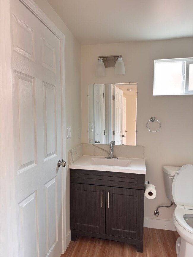 Building Photo - 1060 McFarland Ave