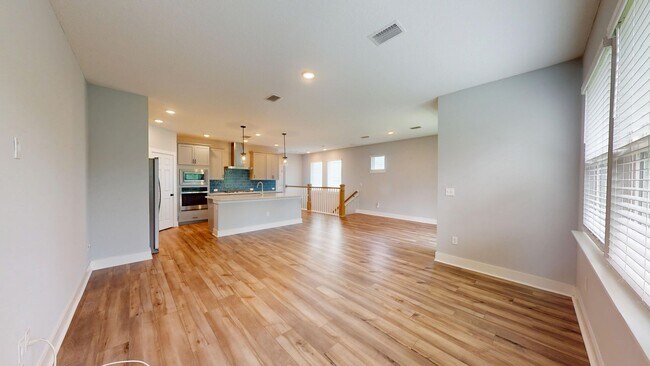 Building Photo - Stunning 3-Bedroom, 2.5-Bath Villa in The ...