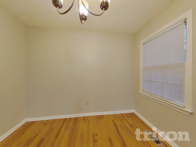 Building Photo - 15 Gregory Ln