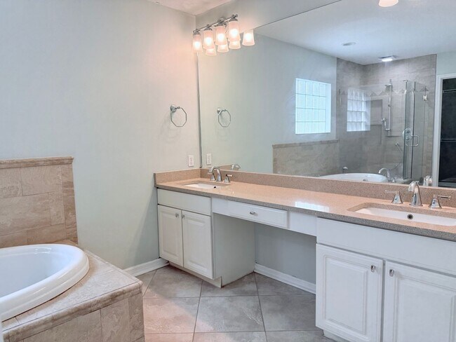Building Photo - $2200 | 3-Bedroom 2.5-Bath Single-Family H...