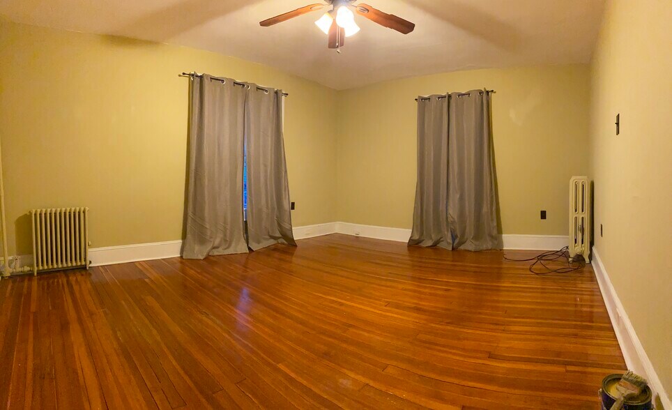 Building Photo - 906 W Lackawanna Ave