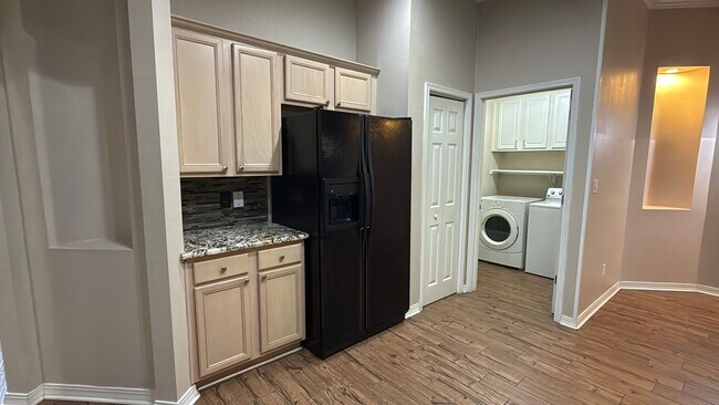 Building Photo - Rental in Shreveport