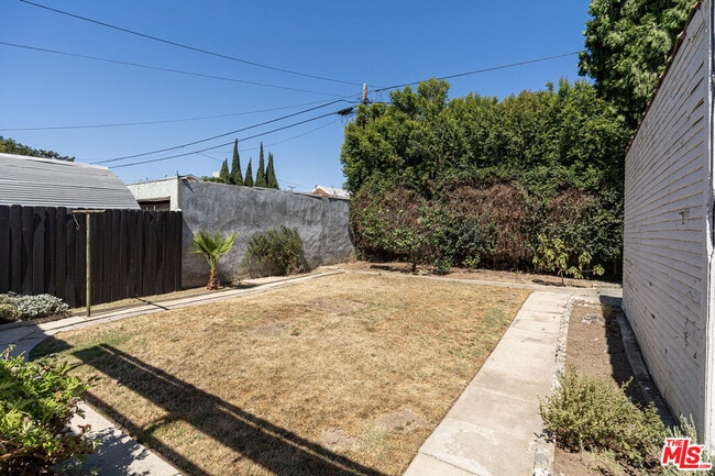 Building Photo - 1316 Mariposa Ave