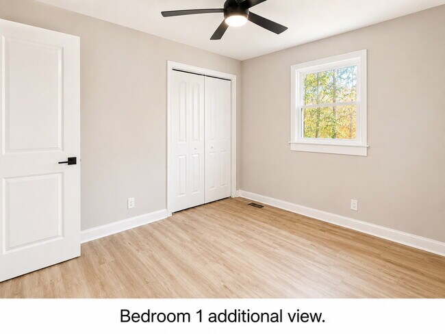 Building Photo - NO HOA!!! Pet Friendly!
