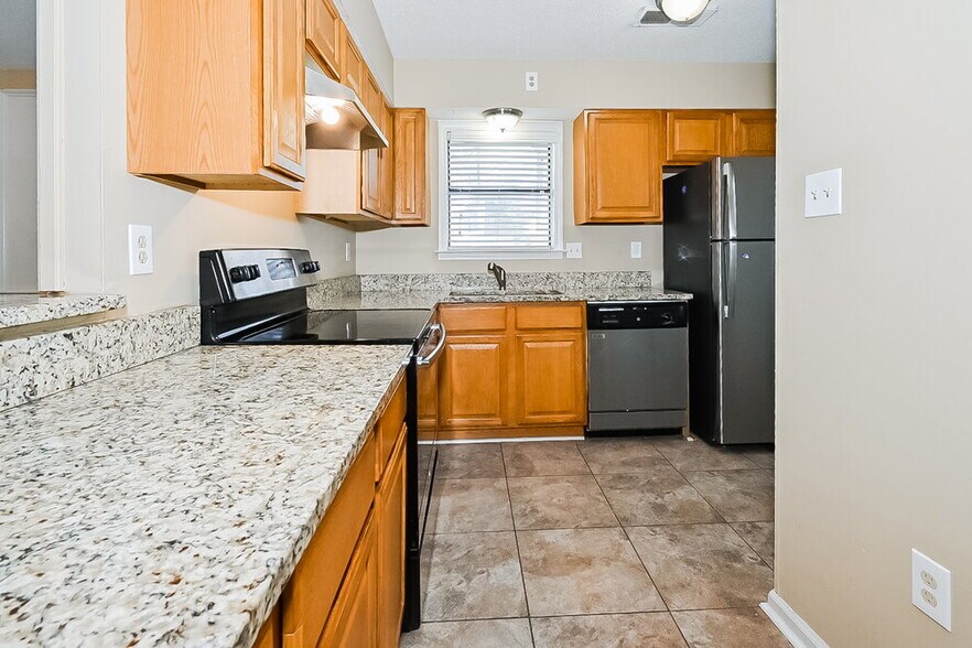 Building Photo - 6622 Red Birch Dr