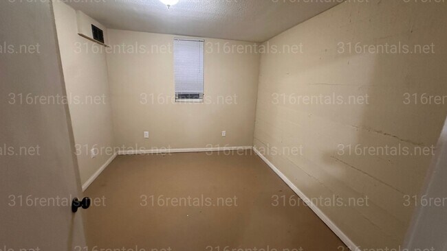 Building Photo - 1248 N Volutsia