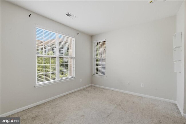 Building Photo - 21228 McFadden Square