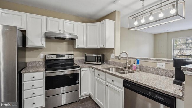 Building Photo - 9304 Witch Hazel Way