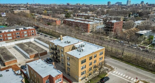 Building Photo - 6146 N Ravenswood Ave