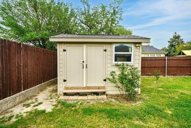 Building Photo - Charming 3-Bedroom Home in Schertz - Great...