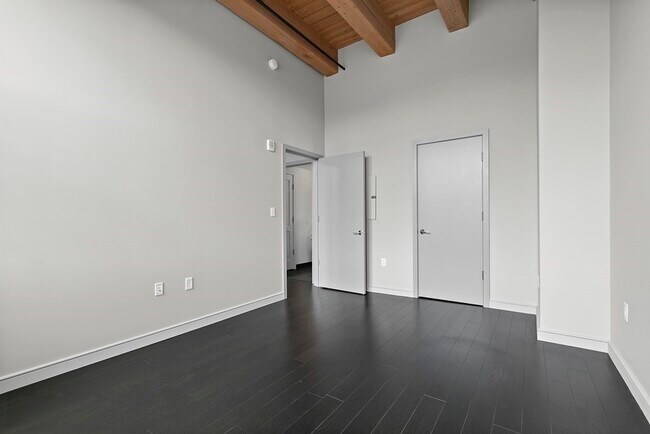 Building Photo - 319 A St