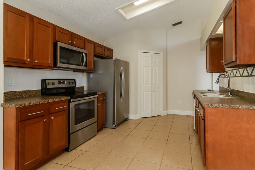 Building Photo - 1634 Sand Key Cir