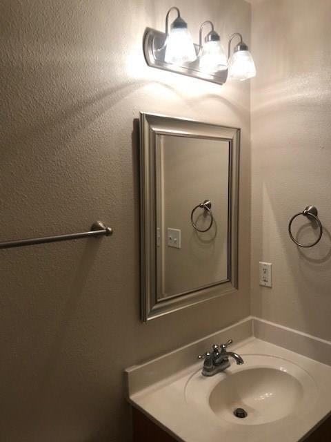 Building Photo - 717 Claremont Pkwy