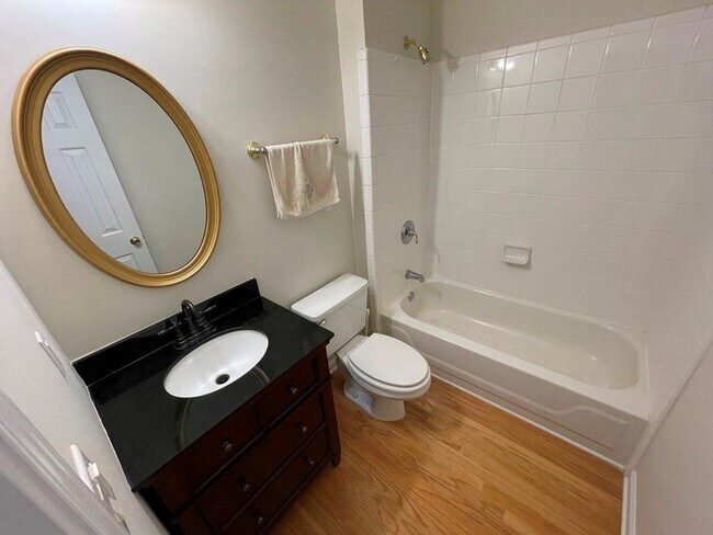 Building Photo - 400 Park Creek Dr