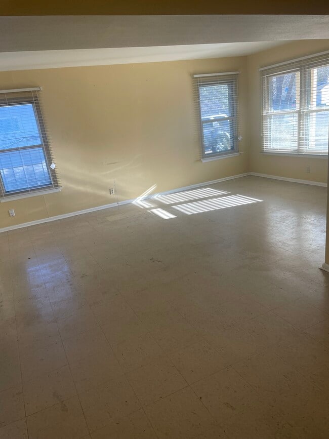 Building Photo - 351 Haverford Dr