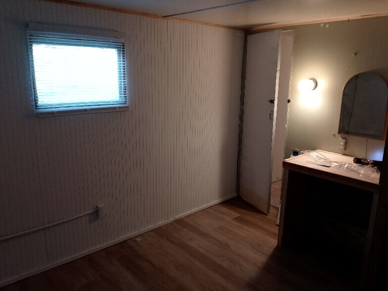 Building Photo - 675 7th St