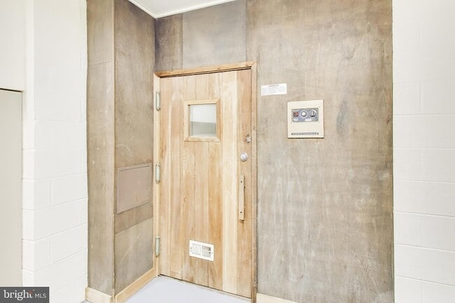 Building Photo - 13117 Wonderland Way