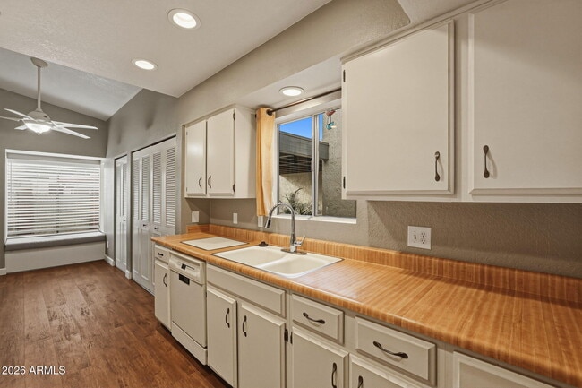 Building Photo - 4323 N 29th Pl