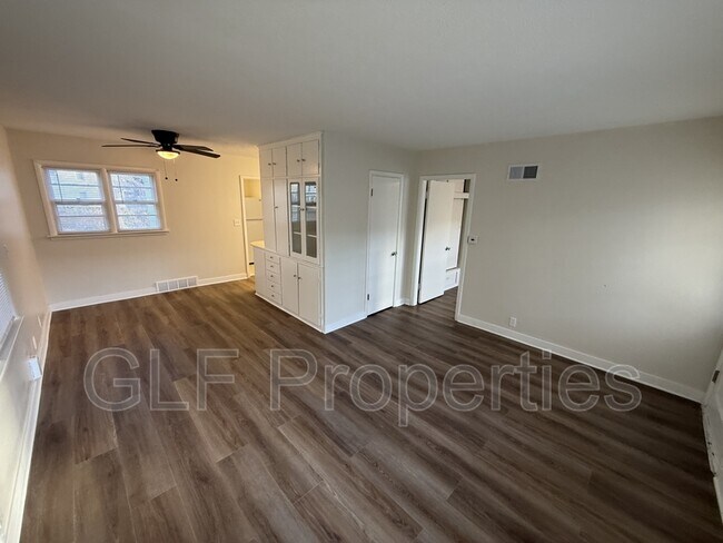 Building Photo - 219 N 14th St