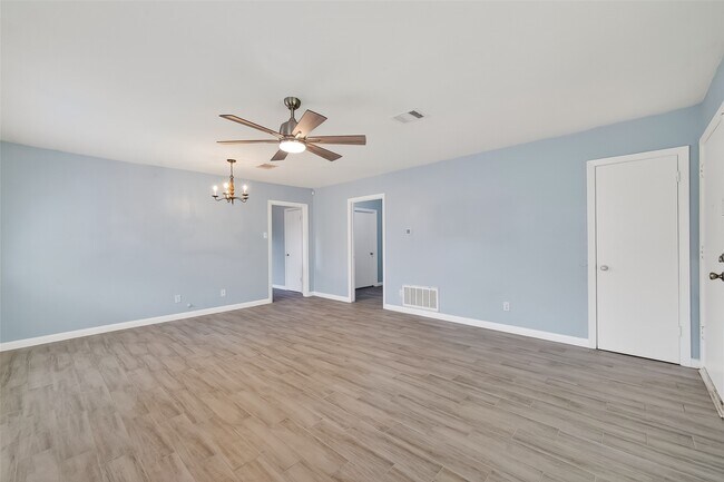 Building Photo - 3428 Bradford St