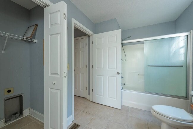 Building Photo - 781 Parker Farm Rd