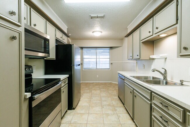 Building Photo - Wonderful 3/2/2 in Lubbock, TX!