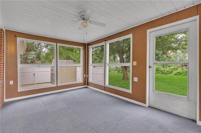 Building Photo - 224 Shirley Dr