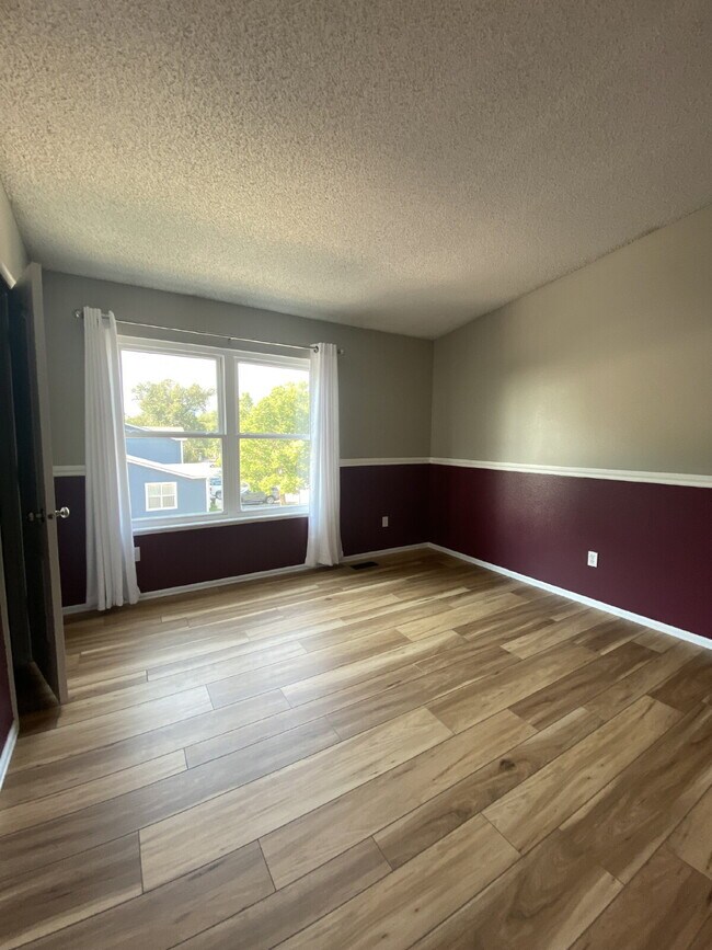 Building Photo - 3 bedroom townhouse - Plumtree