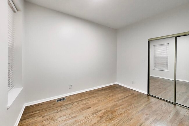 Building Photo - 2135 W Division St