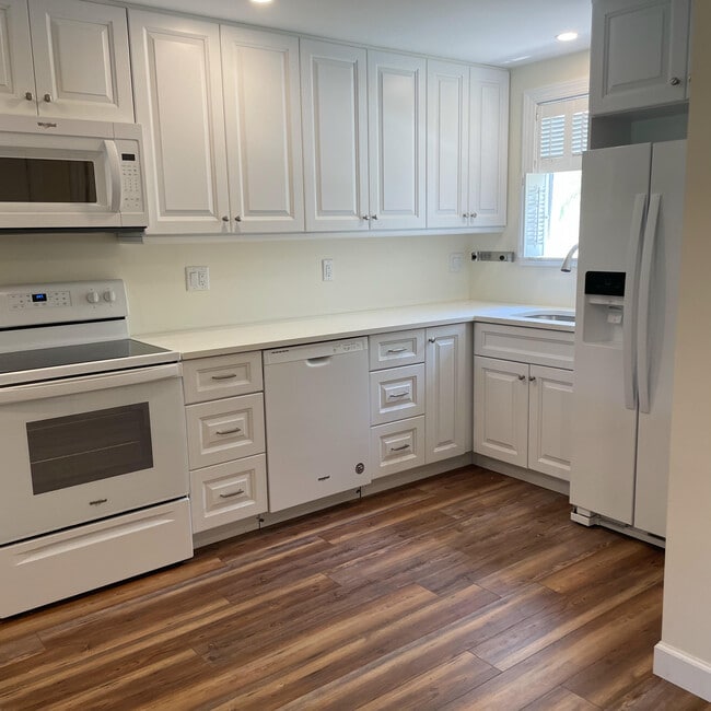 Building Photo - 5111 SE Miles Grant Rd