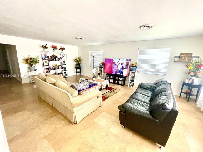 Building Photo - 4109 Hayes St