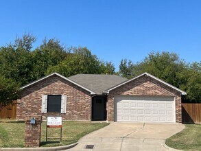 Building Photo - Full Brick Home in Mary's Creek Estates 3 bedroom 2 bath 2 car Garage