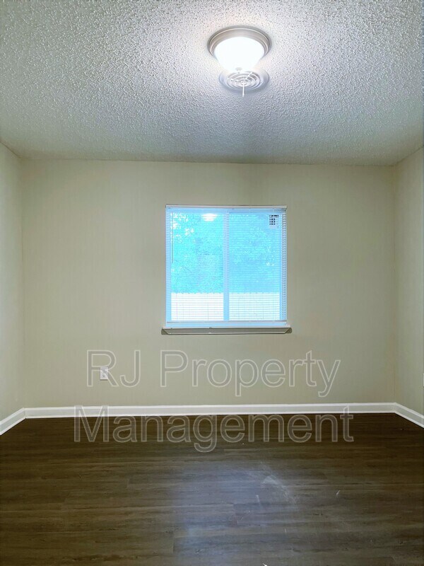 Building Photo - 1437 Castalia St