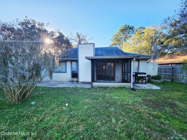 Building Photo - 4655 Trevi Dr