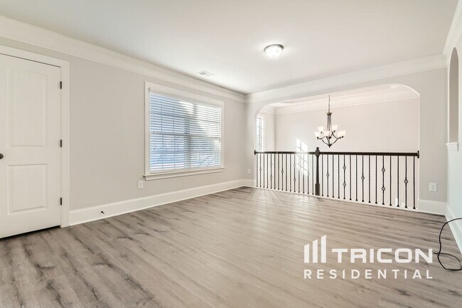 Building Photo - 273 Enfield Ln
