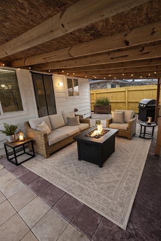 Building Photo - 5044 La Paloma Dr