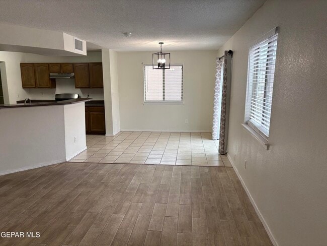 Building Photo - 14077 Tierra Delfin Dr