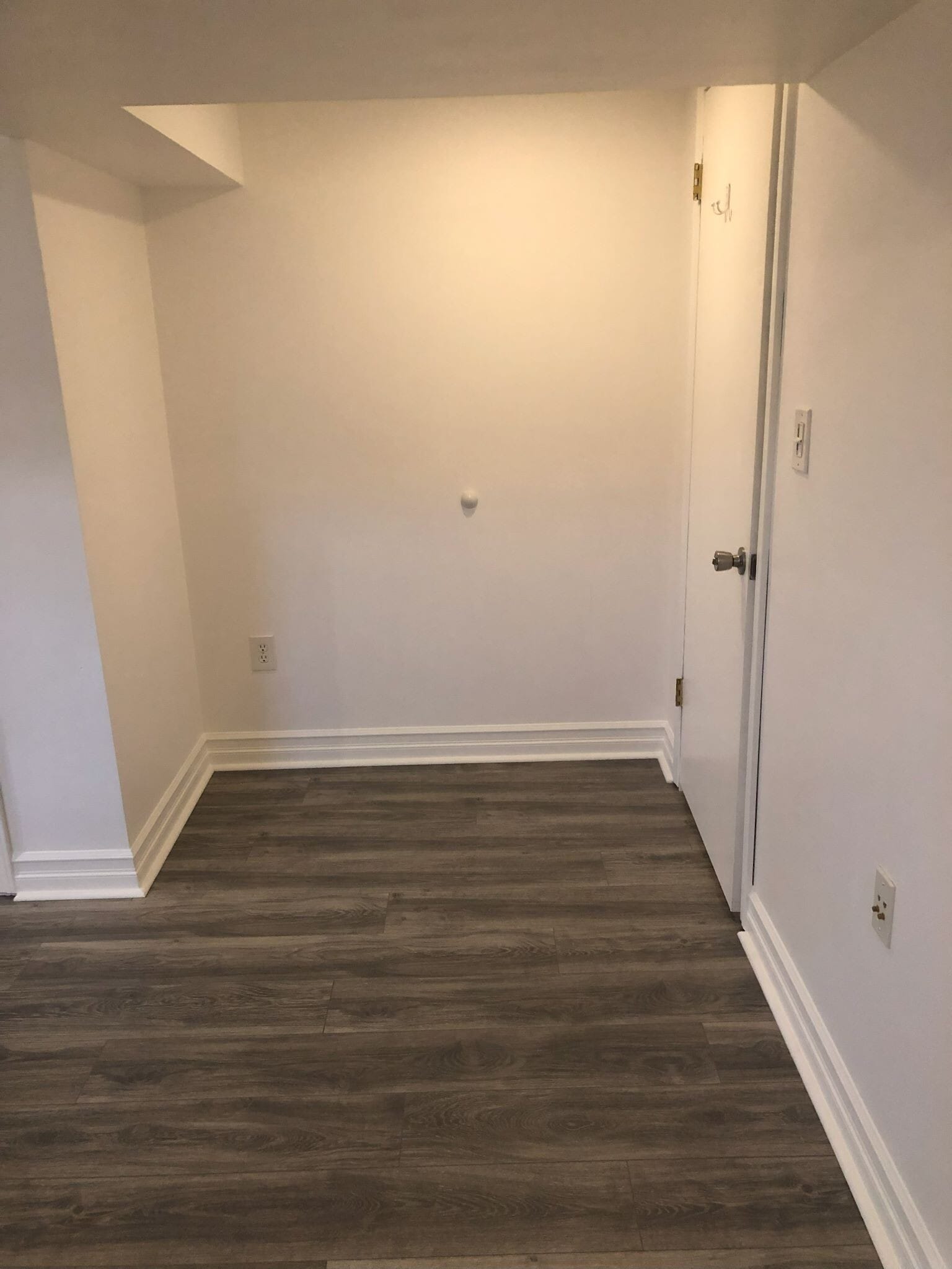 Building Photo - 516 E Wedgewood Ave