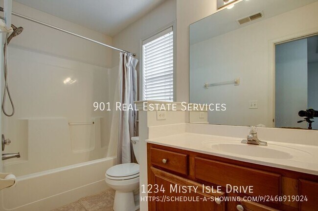 Building Photo - 1234 Misty Isle Dr