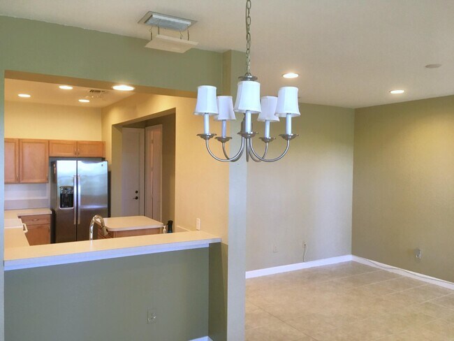 Building Photo - 850 Millbrae Ct