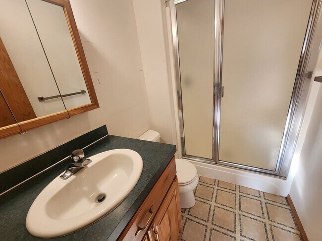 Building Photo - Panoramic Rattlesnake Hills View Home on N...