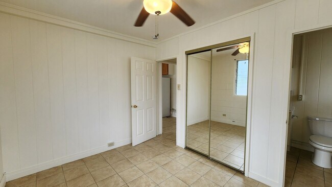 Building Photo - 1 bedroom, 1 bath, 1 parking unit in 4 unit single level buiding in Kalihi