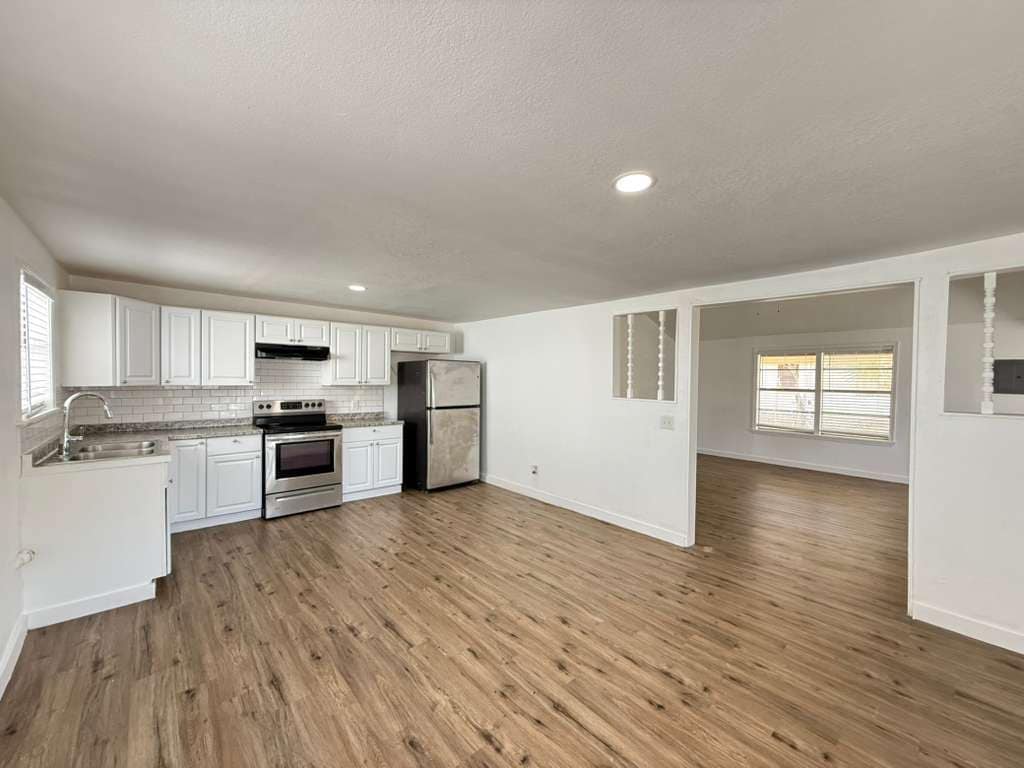 Building Photo - 206 Southlawn Ave