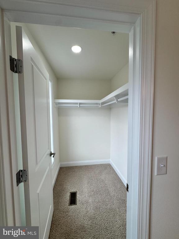 Building Photo - 300 Dixon St