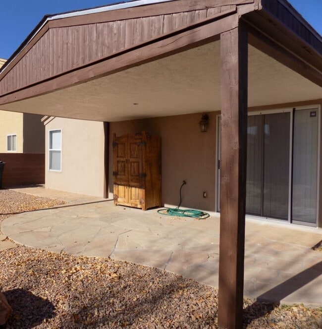Building Photo - Beautiful 3 Bedroom 2 Bathroom Home Located in Ventana Ranch!!