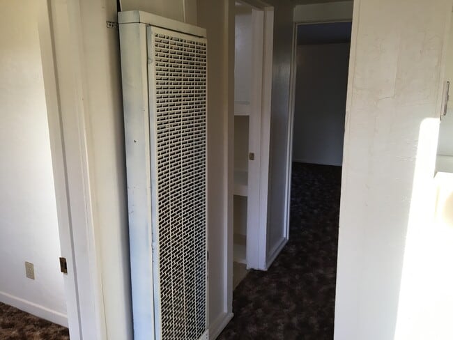 Building Photo - Glendale