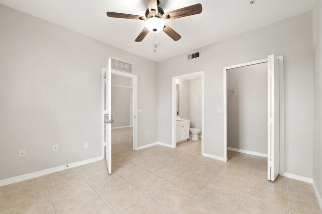 Building Photo - Charleston Place #2291